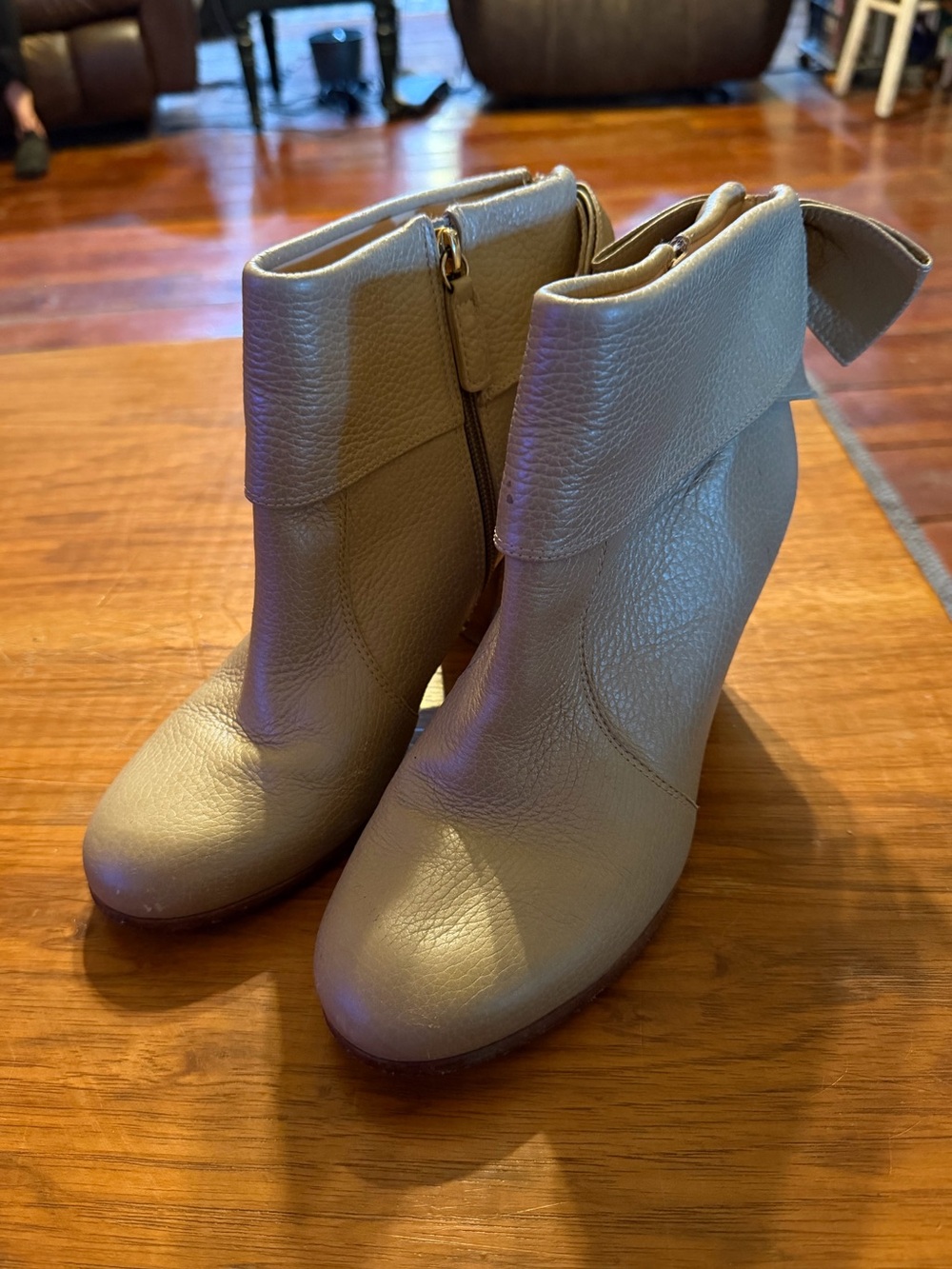 Kate Spade New York Lanise Leather Bow Ankle Boots Taupe Grey Beige Size 8M